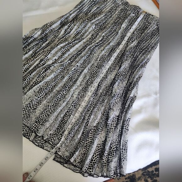 Lane Bryant Black and White Midi A-Line Pleated Skirt - Picture 7 of 11